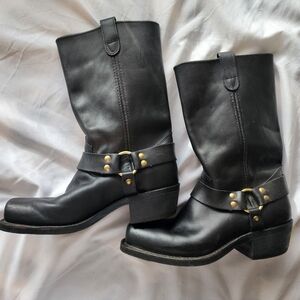 Stylish Black Leather Women's Boots